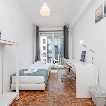 Houze Spacious Near Marques De Pombal Lisboa